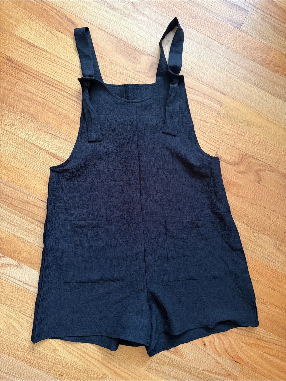 Emery rose Black Tie-Shoulder Romper